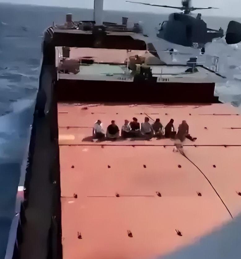俄羅斯向美軍艦開火，事件背景與SEO解讀，俄羅斯對(duì)美軍艦開火事件背景解析與SEO視角解讀