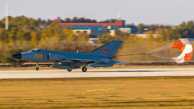關(guān)于2022年殲-7還有多少架的探討，探討，殲-7戰(zhàn)機在2022年的數(shù)量概況