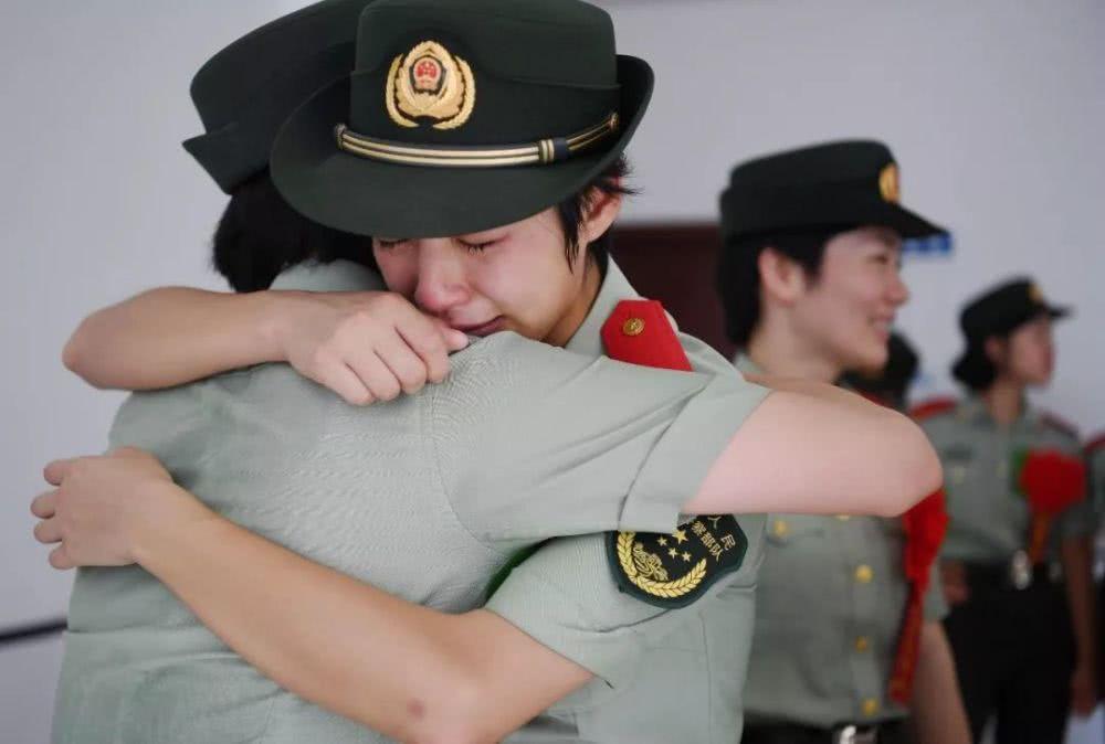 關于21式各軍種八一臂章的探討，關于各軍種八一臂章的探討，深入解析21式臂章特點