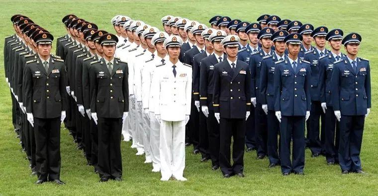 解放軍最新夾克作業(yè)服，設(shè)計(jì)特點(diǎn)與優(yōu)勢(shì)分析，解放軍最新夾克作業(yè)服設(shè)計(jì)特點(diǎn)與優(yōu)勢(shì)解析