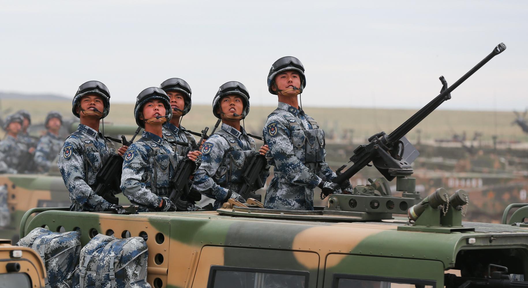 建軍90年閱兵完整版，回顧歷史，展望未來，建軍90年閱兵回顧，歷史印記與未來展望