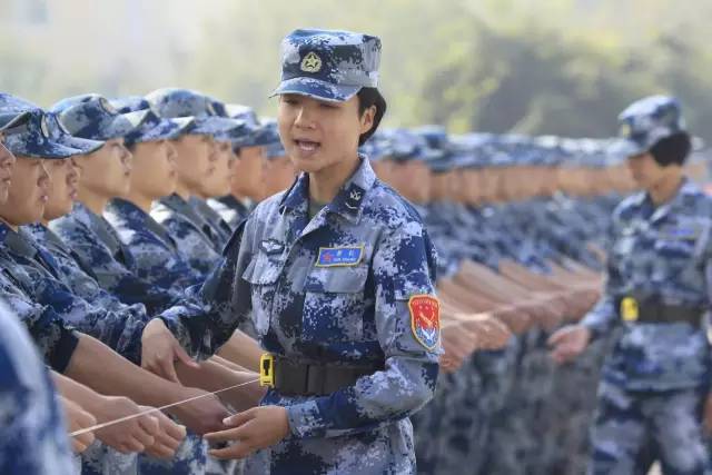 大學(xué)生女兵容易被錄取嗎？解析影響因素與機(jī)會(huì)平等，女大學(xué)生兵錄取機(jī)會(huì)解析，影響因素與平等權(quán)益探討