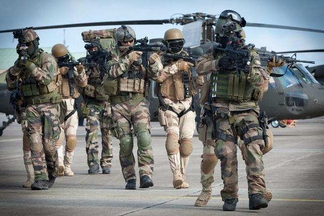 世界軍事強(qiáng)國(guó)前十排名2022，全球軍事力量概覽，全球軍事力量概覽，2022年世界軍事強(qiáng)國(guó)前十排名榜單