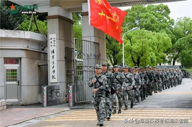 軍事院校分?jǐn)?shù)線詳解，如何把握入學(xué)門檻？，軍事院校分?jǐn)?shù)線詳解，如何把握入學(xué)門檻與提高錄取機(jī)會？