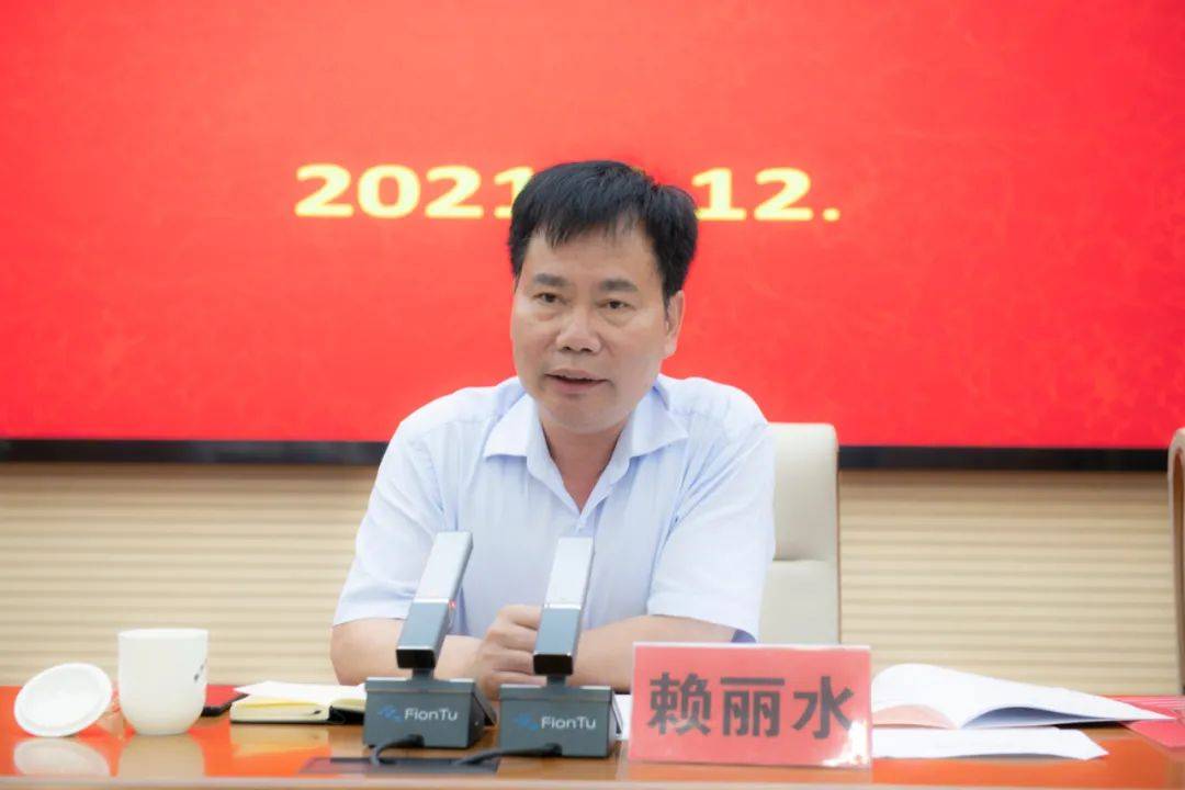 二四六香港資料期期中，深度解析與SEO優(yōu)化策略，深度解析香港期期中資料，SEO優(yōu)化策略揭秘