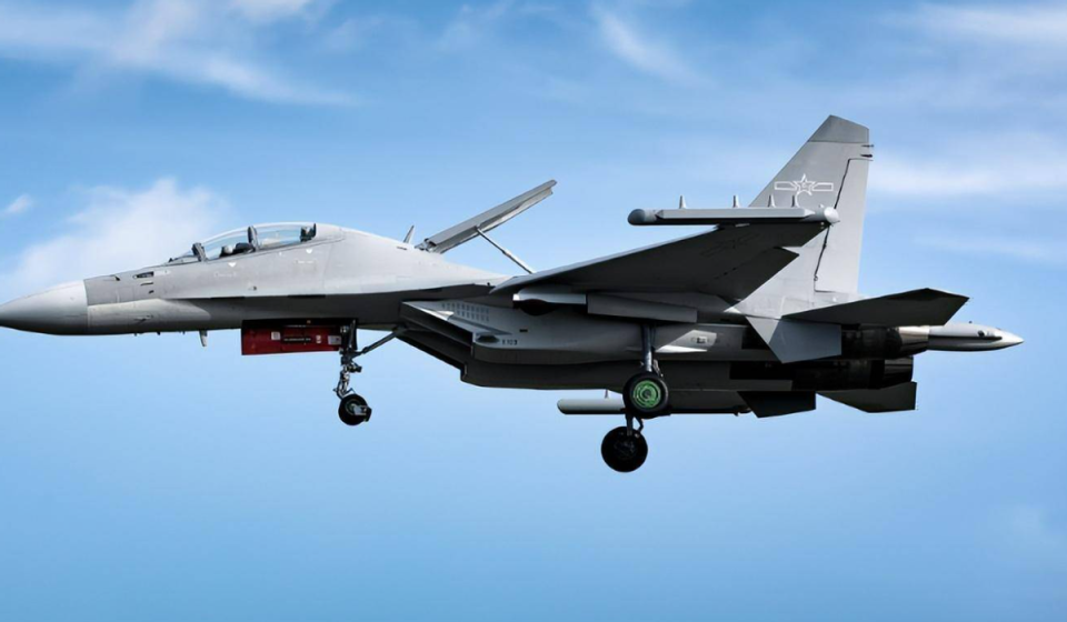 殲-16，中國航空工業(yè)的杰出代表，揭秘其屬于第幾代戰(zhàn)機，揭秘殲-16，中國航空工業(yè)杰出代表，究竟屬于第幾代戰(zhàn)機？