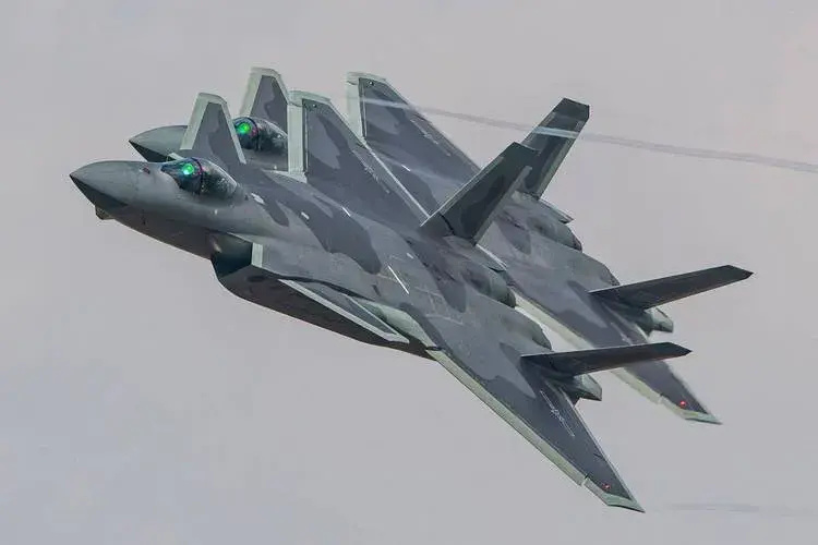 殲-20戰(zhàn)斗機簡筆畫教程與解析，殲-20戰(zhàn)斗機簡筆畫教程詳解及解析