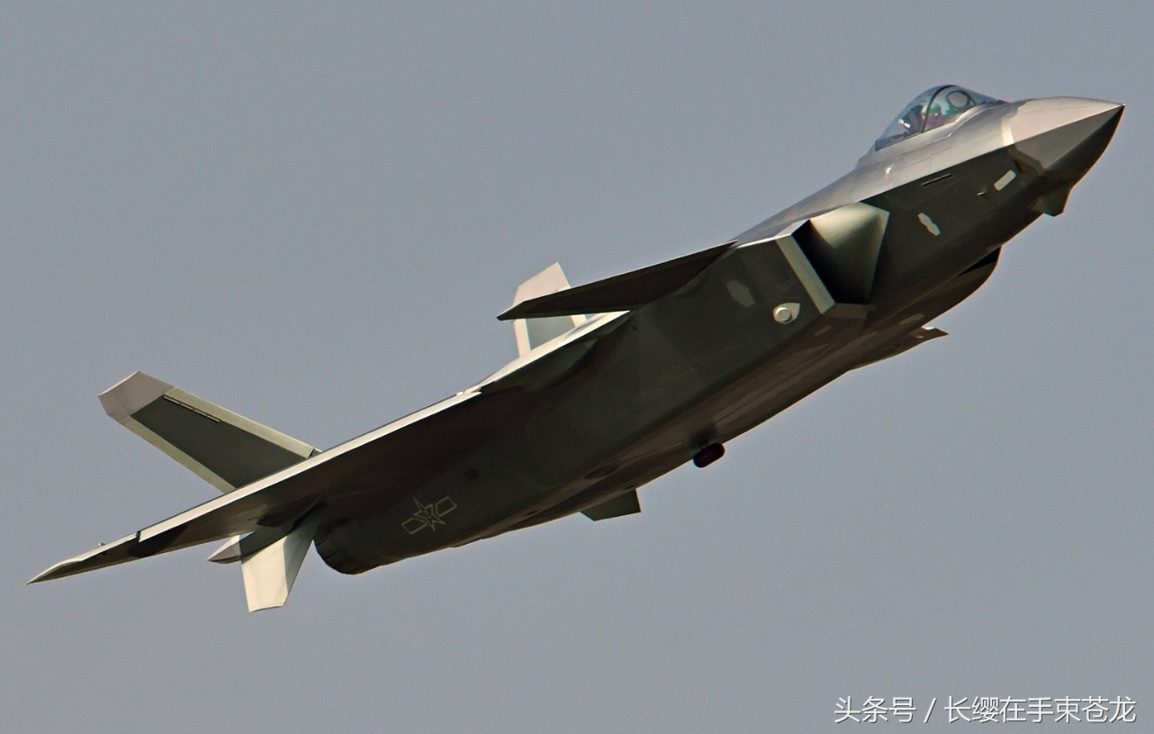 中國(guó)最新戰(zhàn)機(jī)殲-21，引領(lǐng)空中力量的革新突破，中國(guó)殲-21戰(zhàn)機(jī)革新突破，引領(lǐng)空中力量新時(shí)代