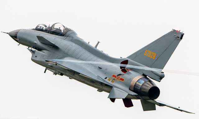 殲-10S，中國空軍的新銳利劍，中國空軍新銳利器，殲-10S利劍出擊