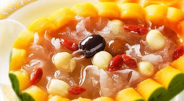 最適合秋天喝的10款養(yǎng)生湯，滋潤(rùn)身心迎接金秋季節(jié)，金秋滋潤(rùn)養(yǎng)生湯，10款最佳秋季湯品，溫暖迎接金秋季節(jié)