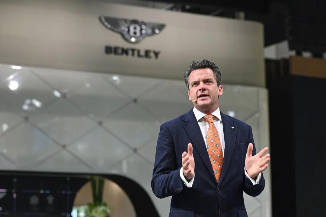 澳門天天開馬結果出來318期，揭秘賽馬文化魅力與彩票樂趣，澳門賽馬彩票揭秘，第318期結果揭曉與賽馬文化魅力探尋