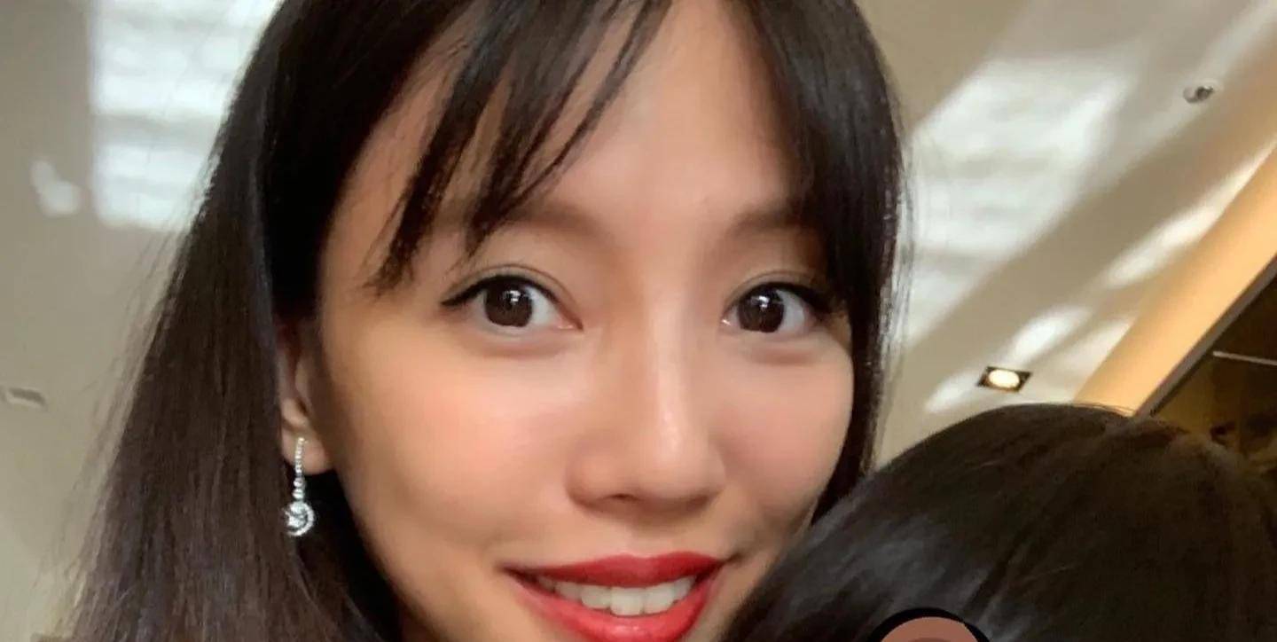 李靚蕾近照，時(shí)光中的優(yōu)雅與魅力再現(xiàn)，李靚蕾近照，時(shí)光雕琢的優(yōu)雅與魅力風(fēng)采