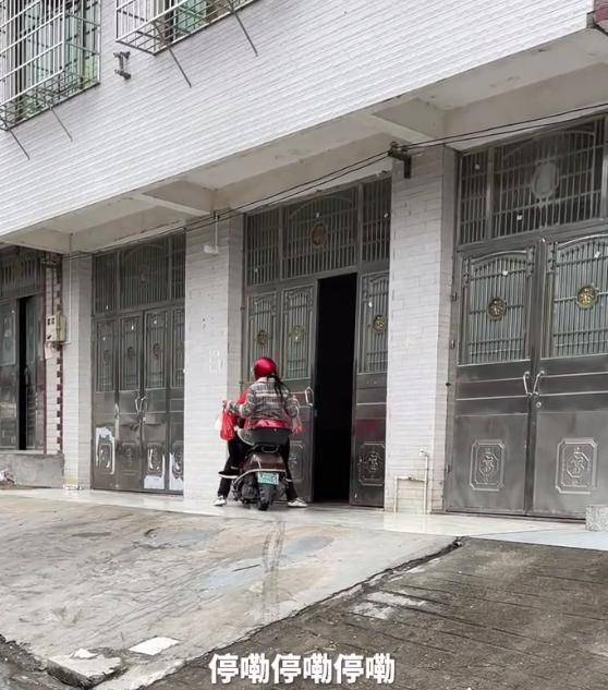 新澳門一碼一肖一特一中水果爺爺?shù)拿孛芘c傳奇，澳門水果爺爺?shù)拿孛軅髌?，一碼一肖一特一中揭曉神秘面紗