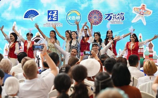 新澳門正版免費資料查詢方法與技巧，澳門正版免費資料查詢方法與技巧解析